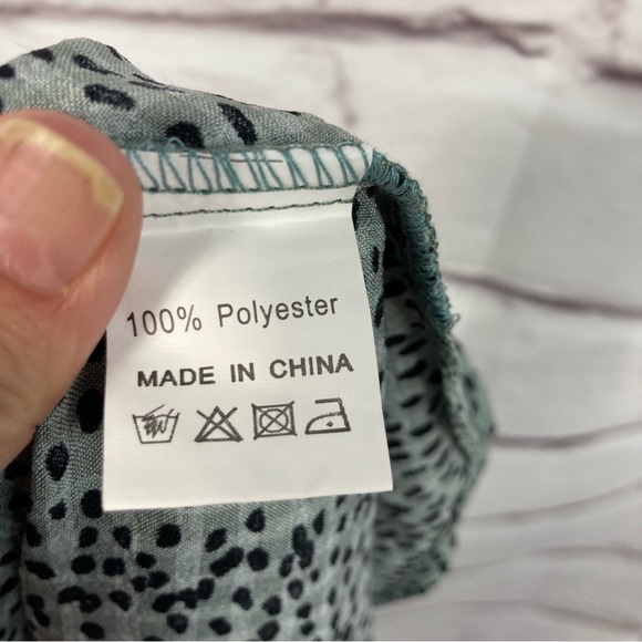 Serafina High Low Animal Print Tunic SZ XS Gray Black Like New Lightweight - Picture 5 of 10